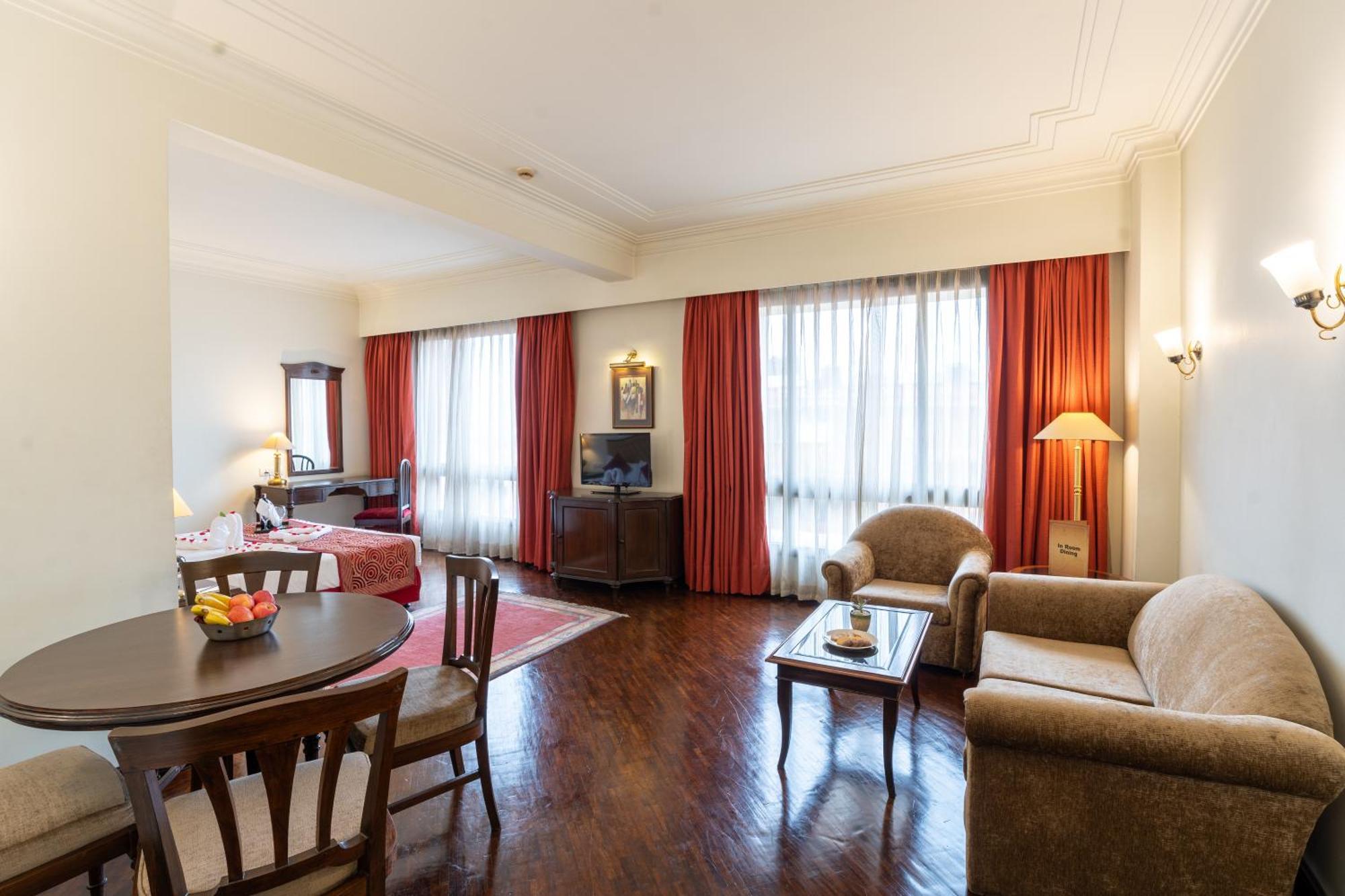 Grand Hotel Kathmandu Esterno foto